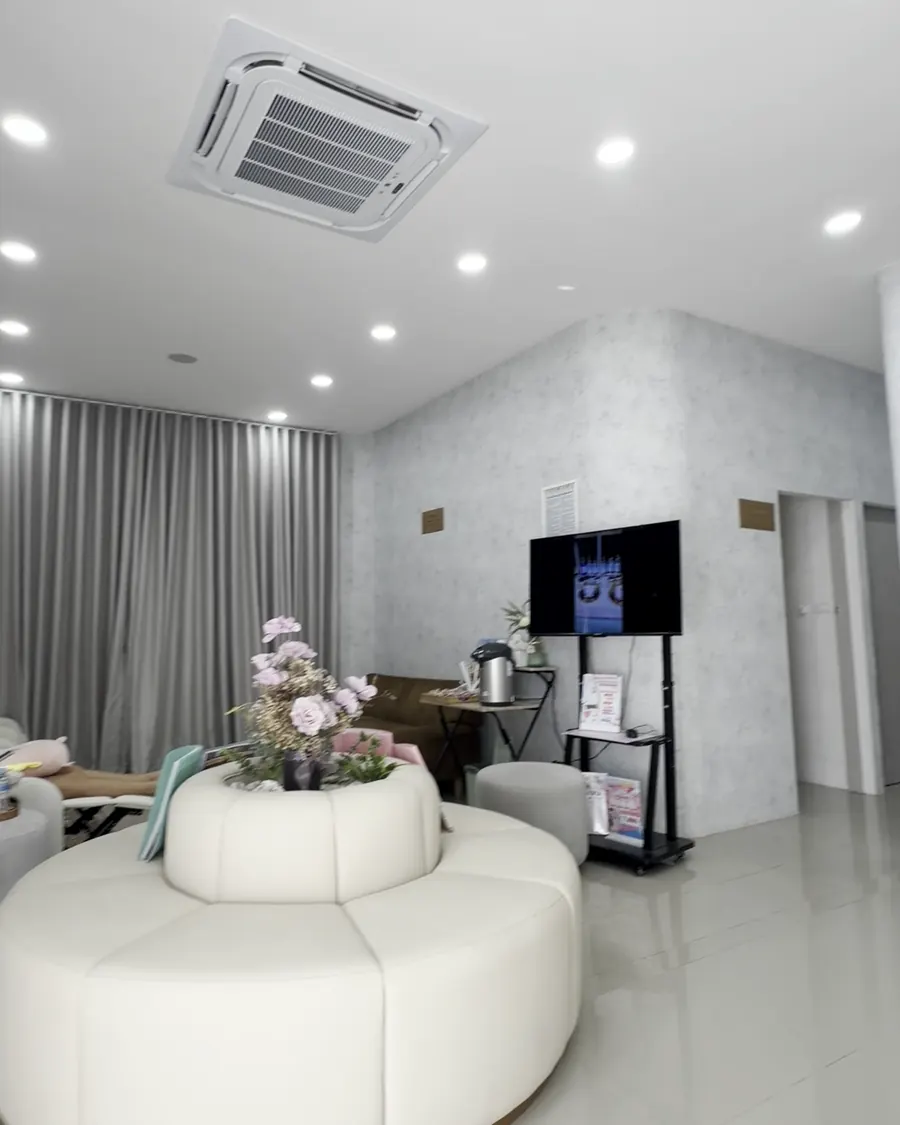 Empfang und Wartebereich im LUNA LIFE Spa